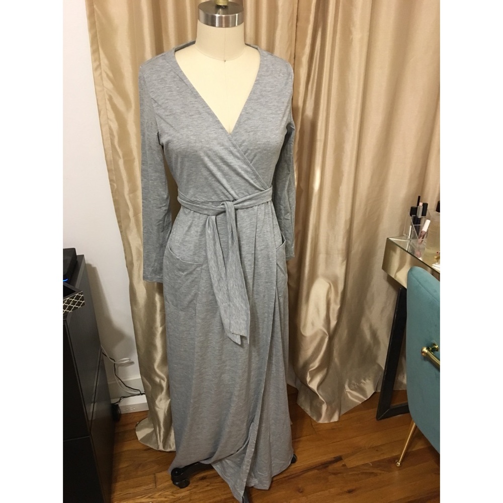 *DONATING TODAY 1/5/19*Faux wrap jersey maxi dress